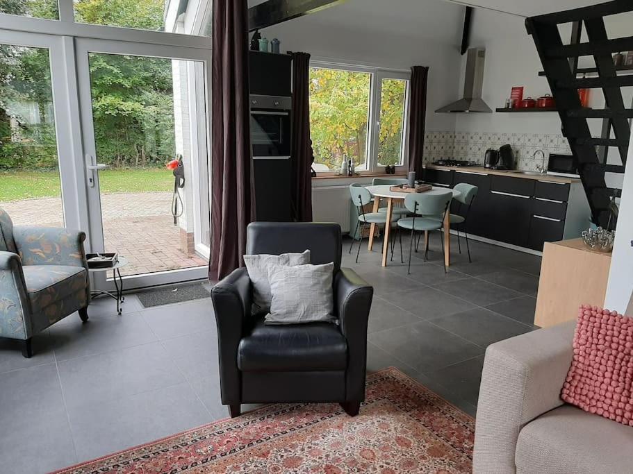 Vrijstaande Recreatievilla Met Ruime Omheinde Tuin Posterholt Exterior photo