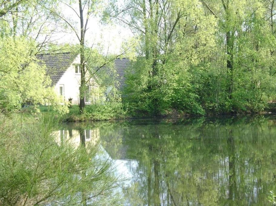 Vrijstaande Recreatievilla Met Ruime Omheinde Tuin Posterholt Exterior photo